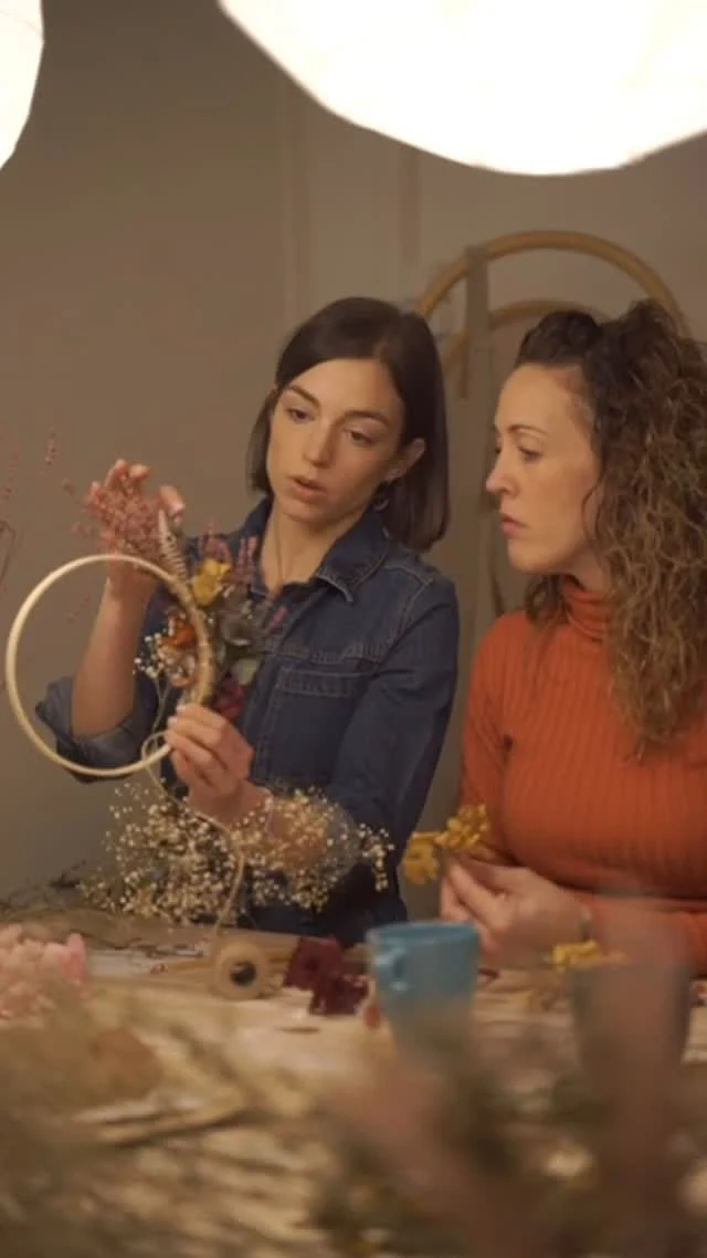 Un año de este taller y de que @_ericgarrido capturase la esencia de lo que se vive en los talleres✨🌿

#eltallerdecoquelicot #tallerdeflores #talleresflorales #dejaflorecertucreatividad